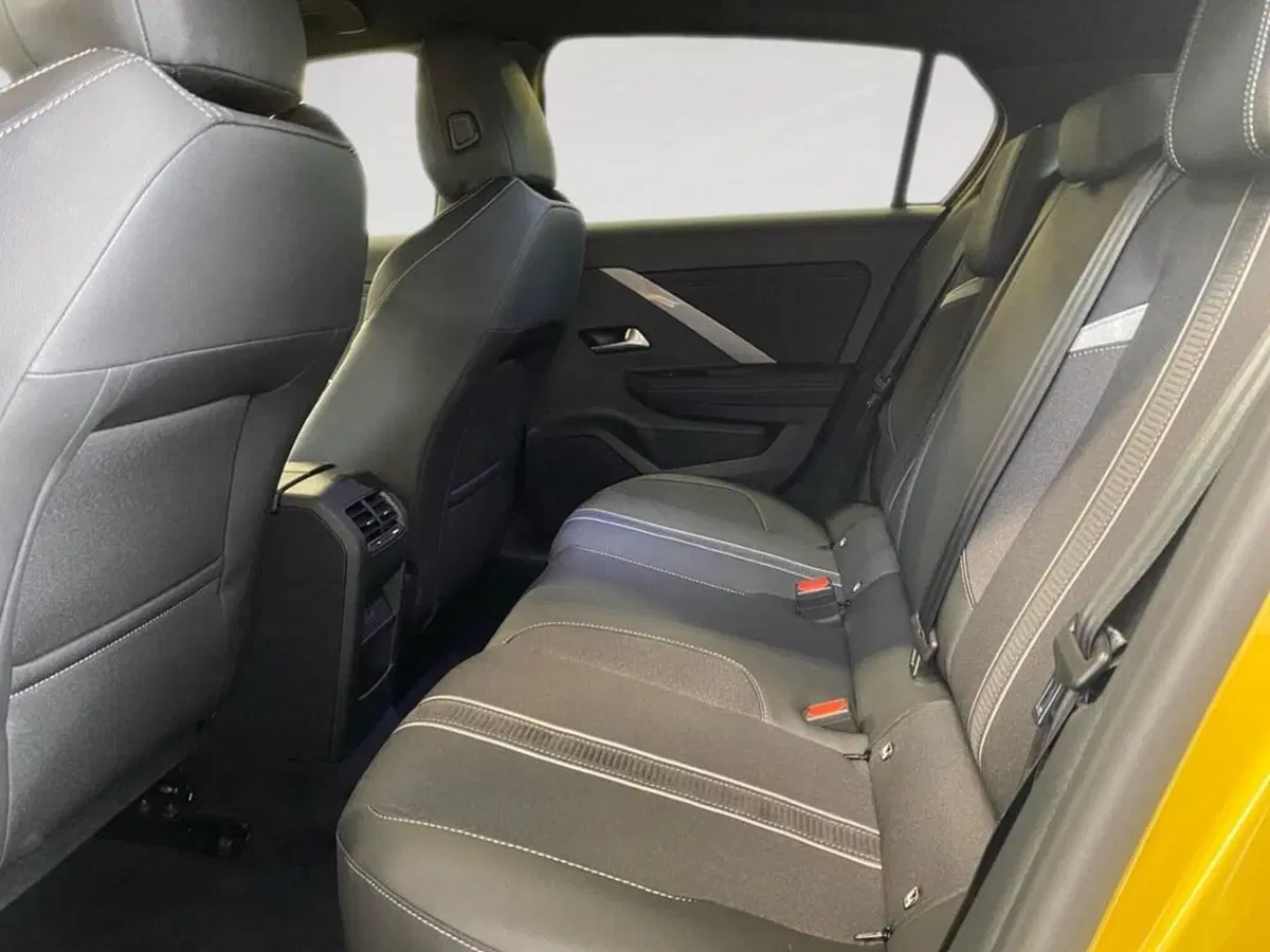Opel Astra nuova a Torino (8)