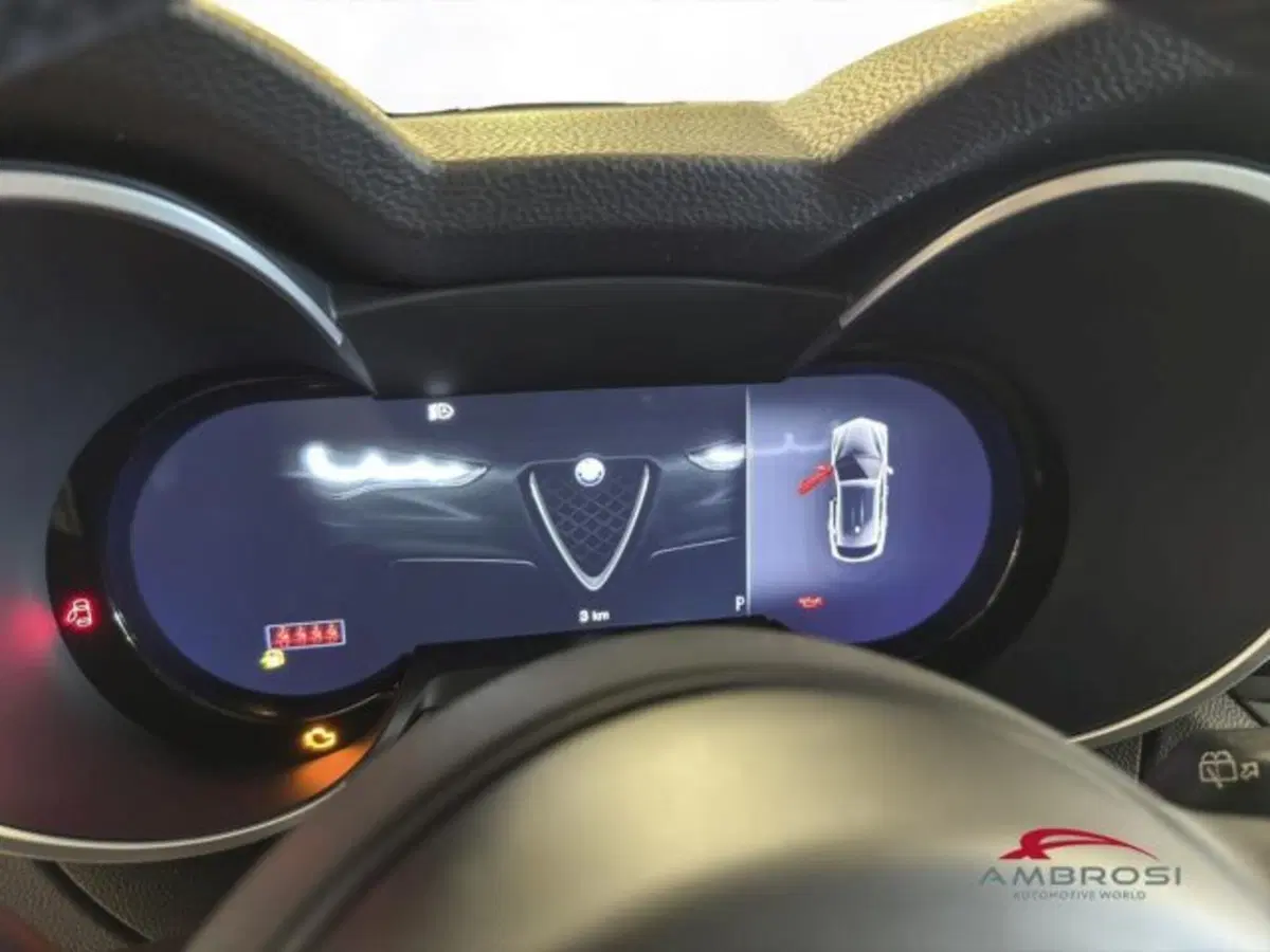 Alfa Romeo Stelvio nuova a Perugia (10)