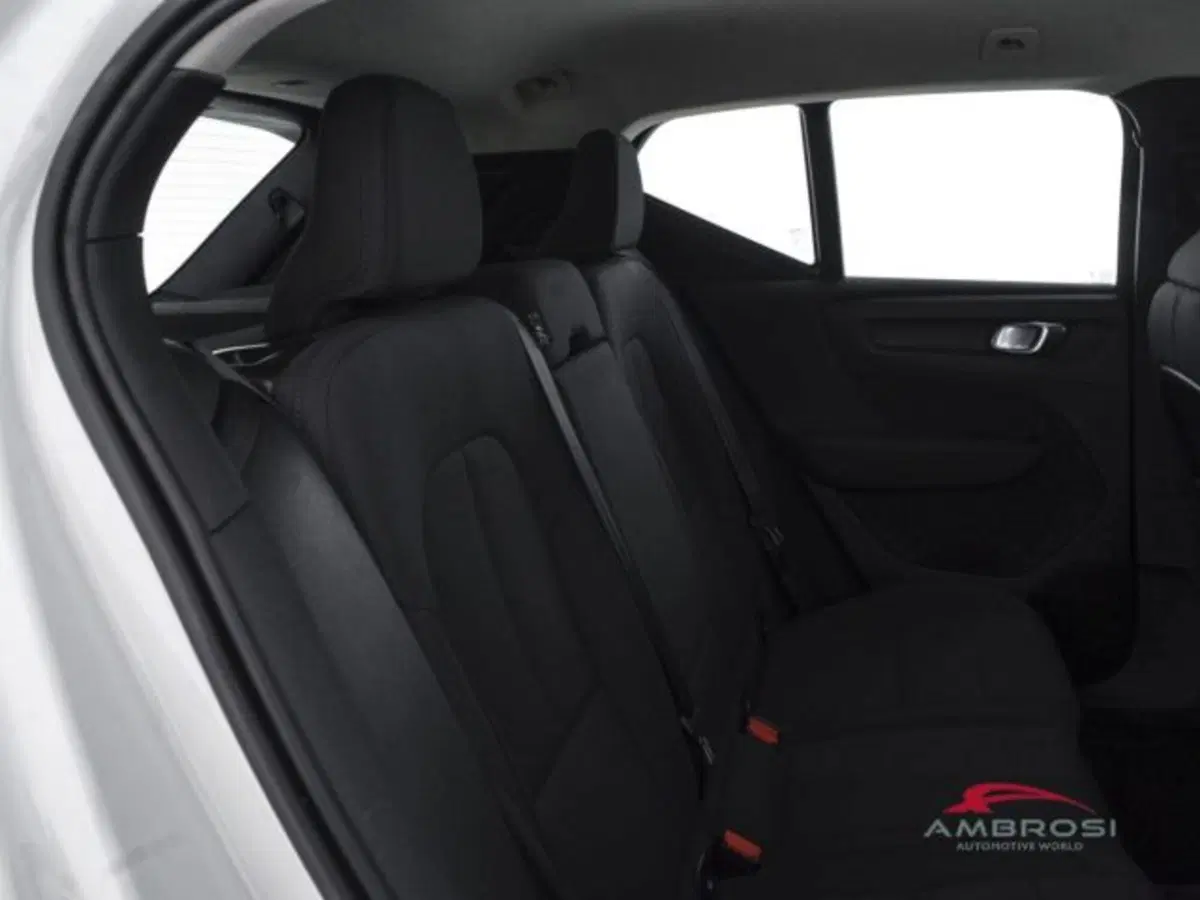 Volvo XC40 usata a Perugia (11)