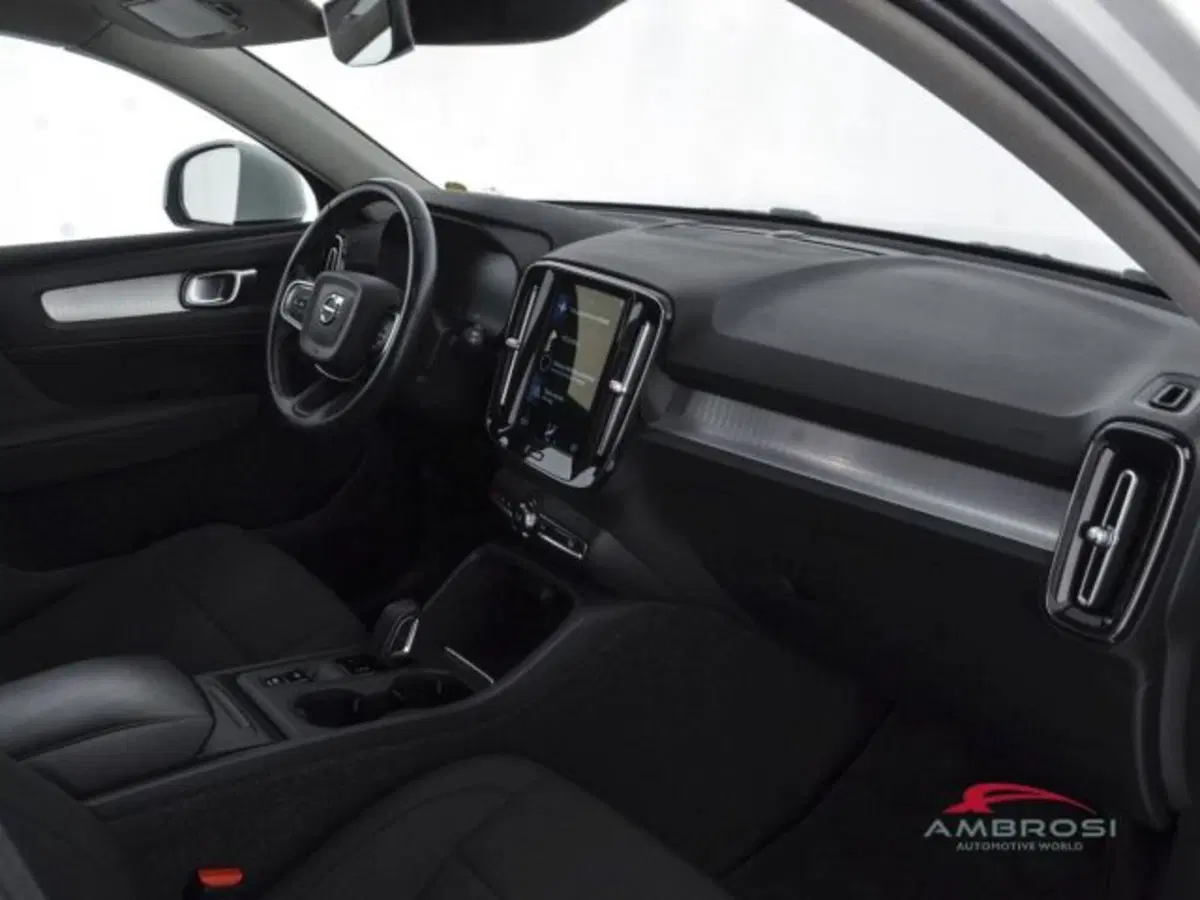 Volvo XC40 usata a Perugia (12)
