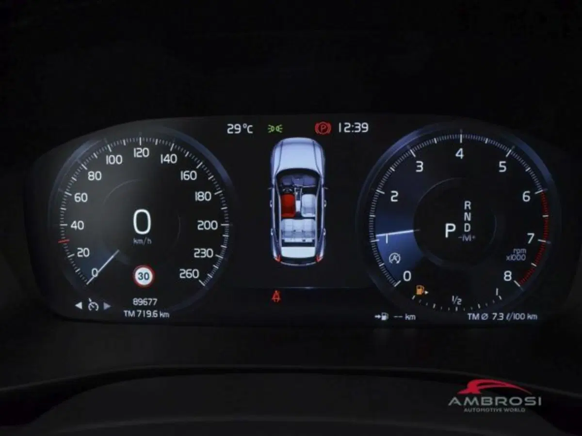 Volvo XC40 usata a Perugia (13)