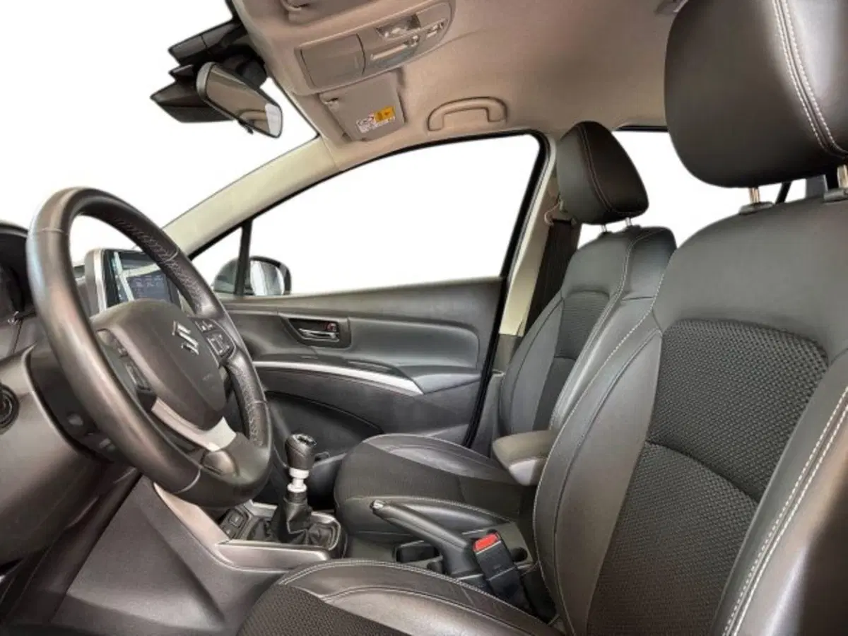 Suzuki S-Cross usata a Bologna (12)