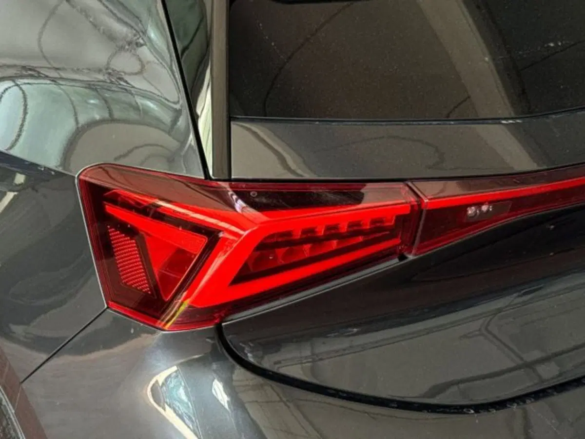 Cupra Born usata a Bologna (8)