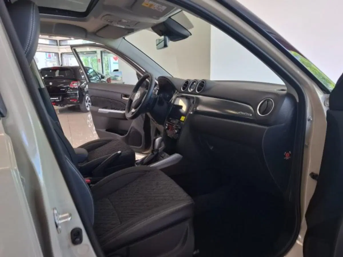 Suzuki Vitara nuova a Reggio Emilia (16)