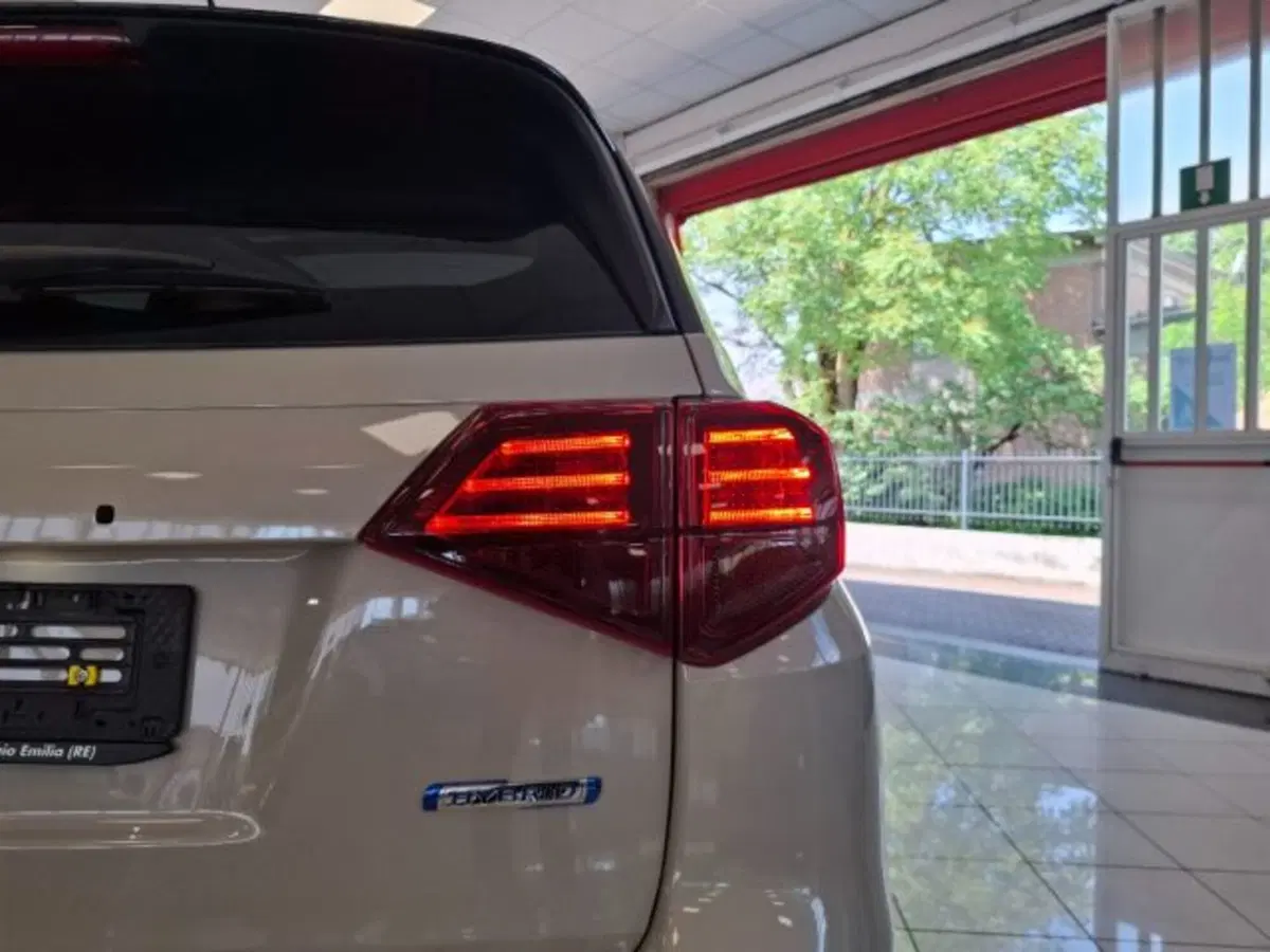 Suzuki Vitara nuova a Reggio Emilia (18)