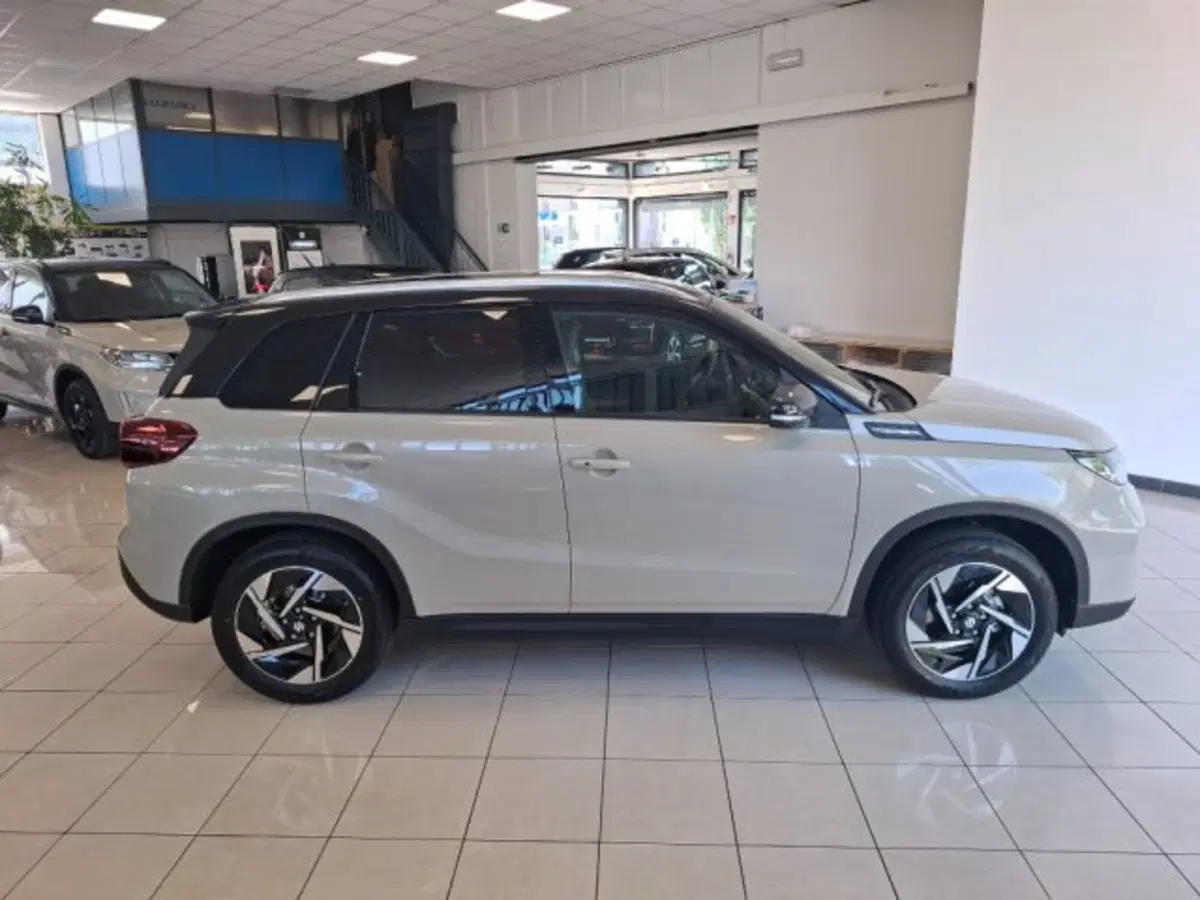 Suzuki Vitara nuova a Reggio Emilia (6)