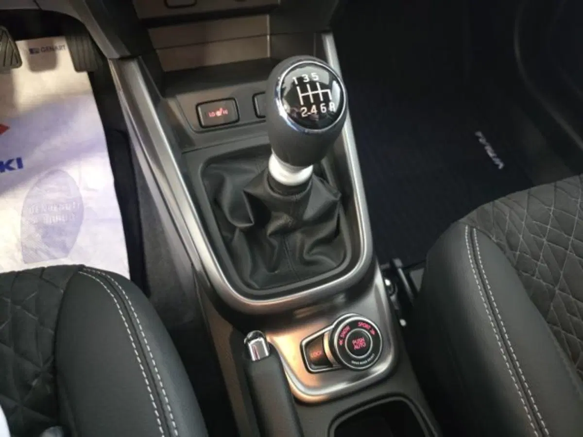 Suzuki Vitara nuova a Reggio Emilia (15)