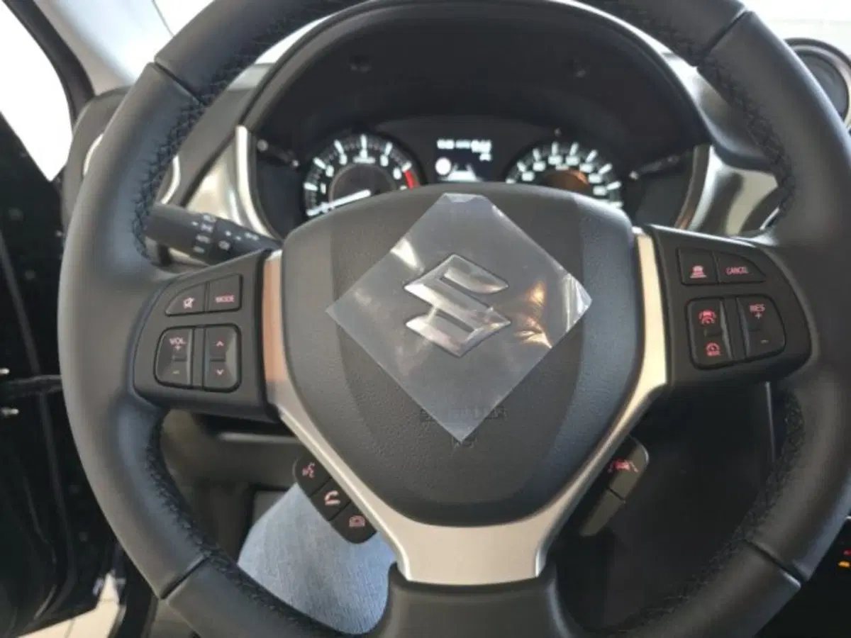 Suzuki Vitara nuova a Reggio Emilia (16)