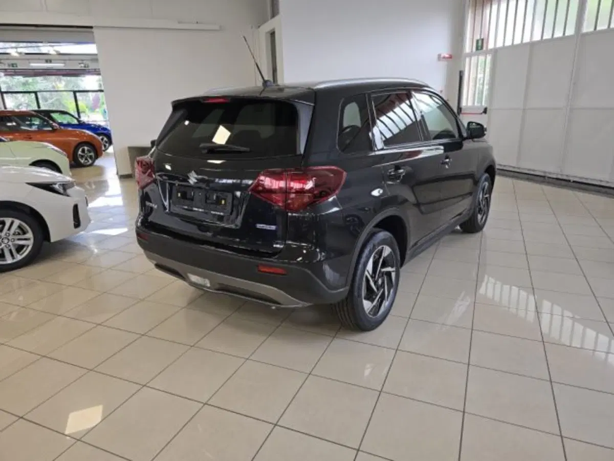 Suzuki Vitara nuova a Reggio Emilia (5)
