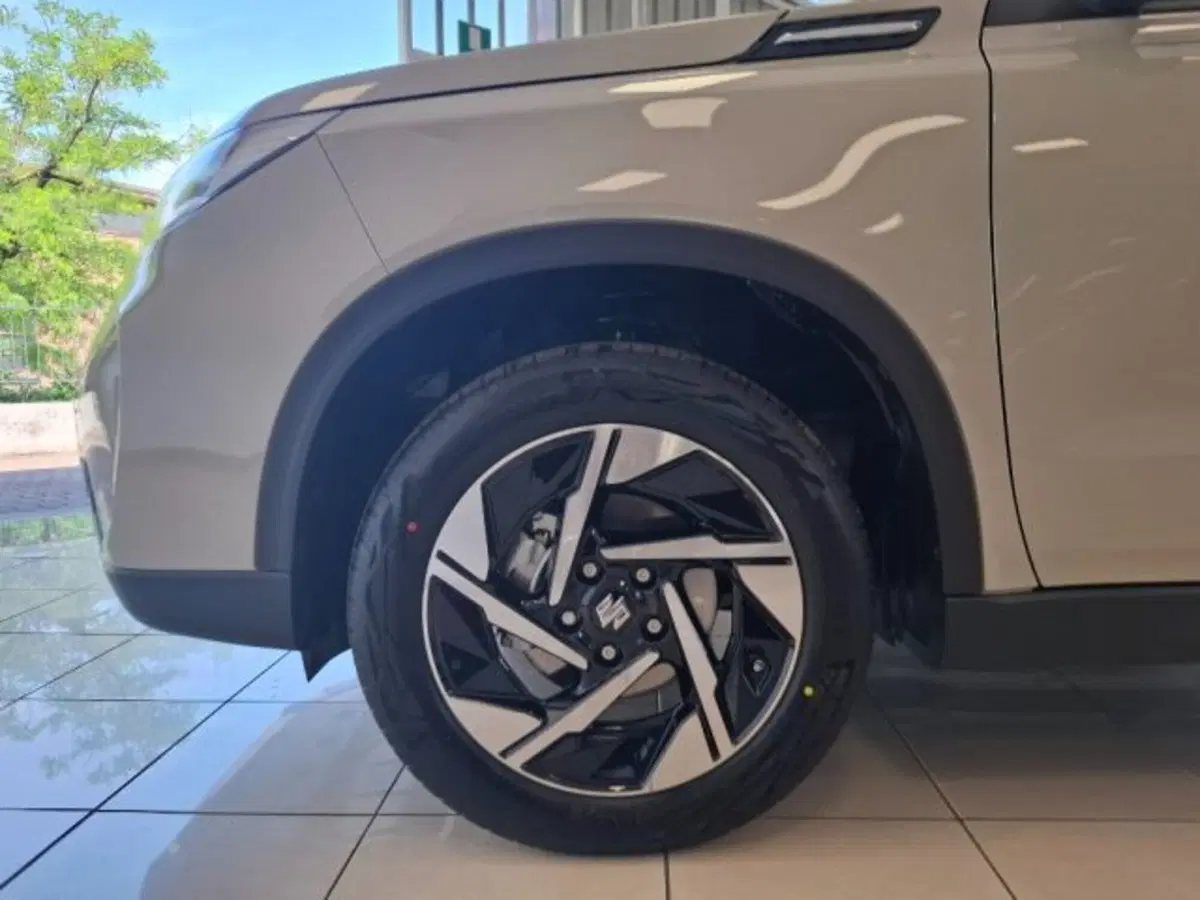 Suzuki Vitara nuova a Reggio Emilia (19)