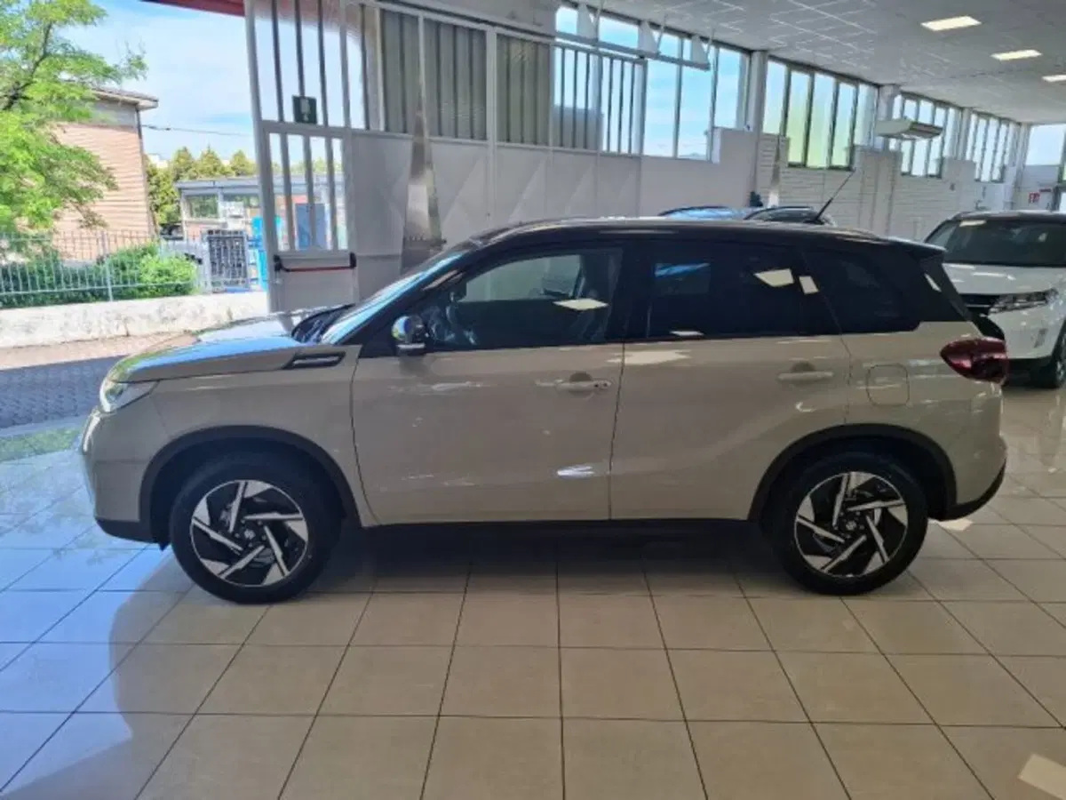 Suzuki Vitara nuova a Reggio Emilia (2)