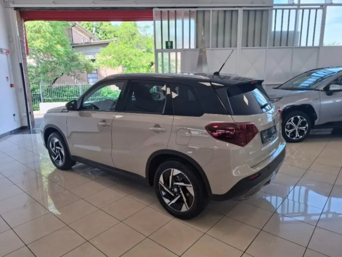 Suzuki Vitara nuova a Reggio Emilia (3)
