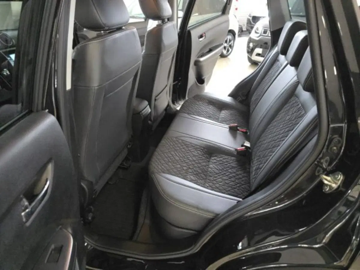 Suzuki Vitara nuova a Reggio Emilia (11)