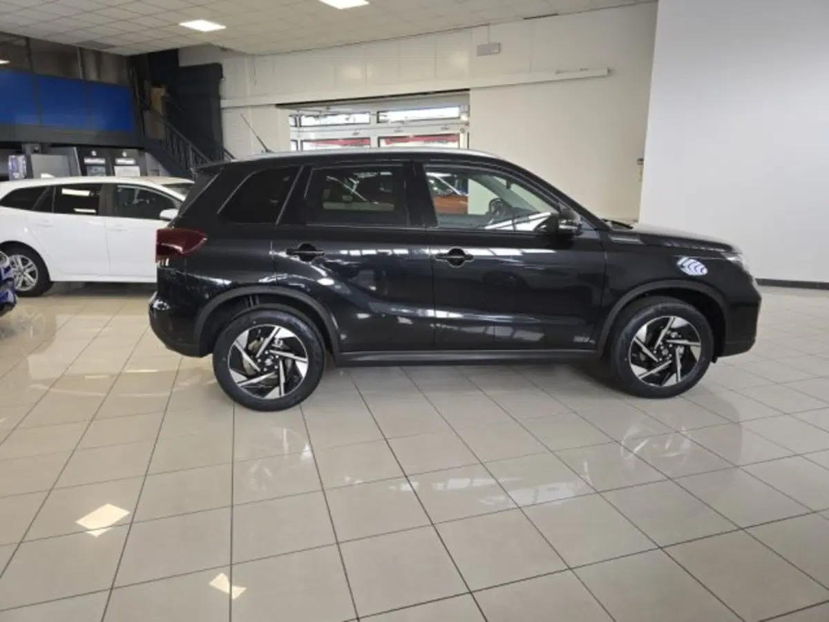 Suzuki Vitara nuova a Reggio Emilia (6)