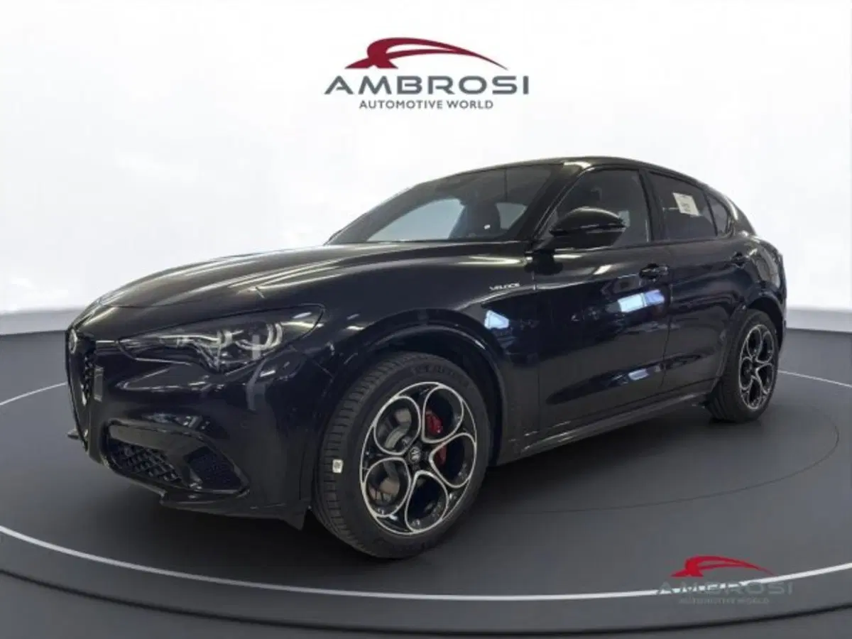 Alfa Romeo Stelvio nuova a Perugia