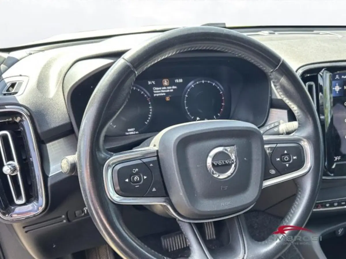 Volvo XC40 usata a Perugia (10)