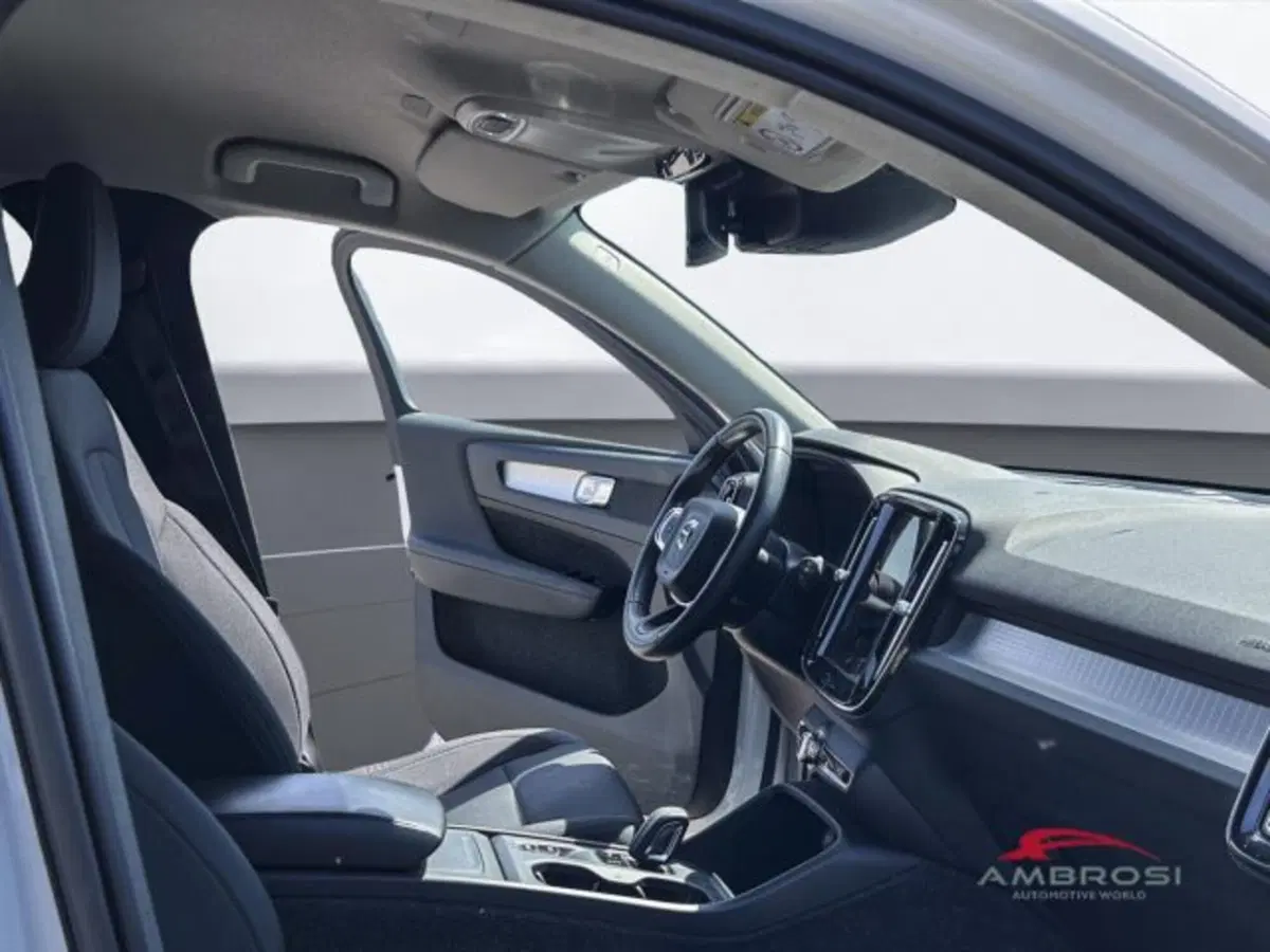 Volvo XC40 usata a Perugia (8)