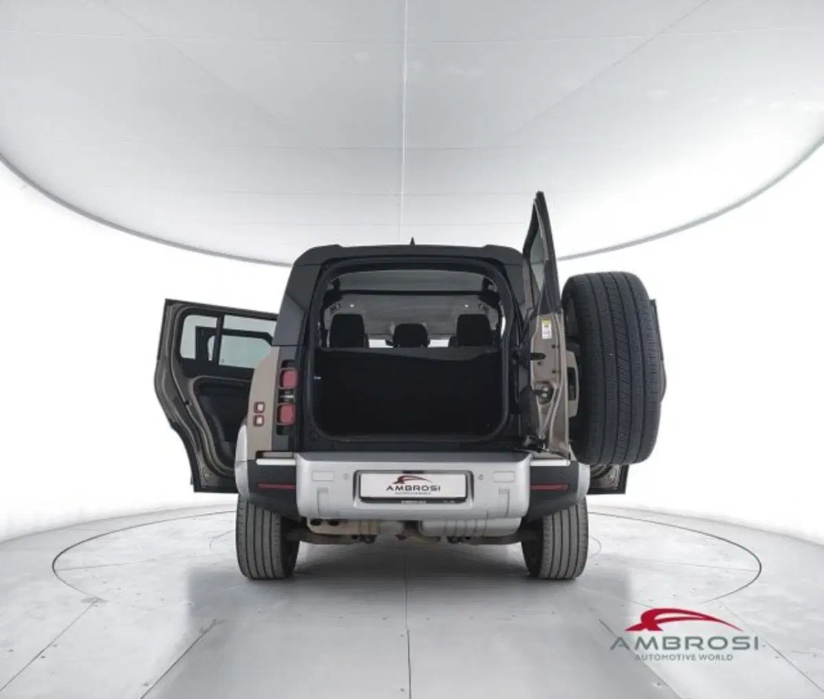Land Rover Defender usata a Perugia (7)