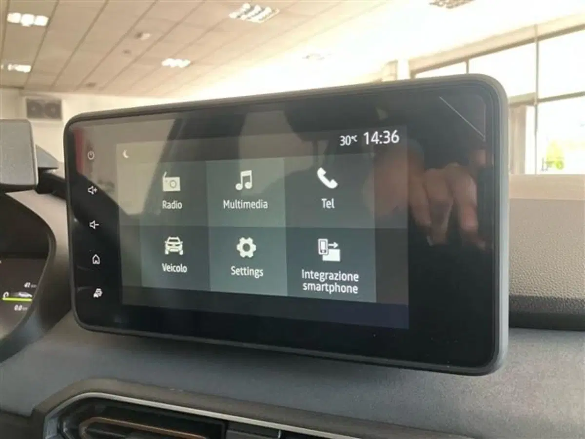 Dacia Jogger nuova a Como (13)