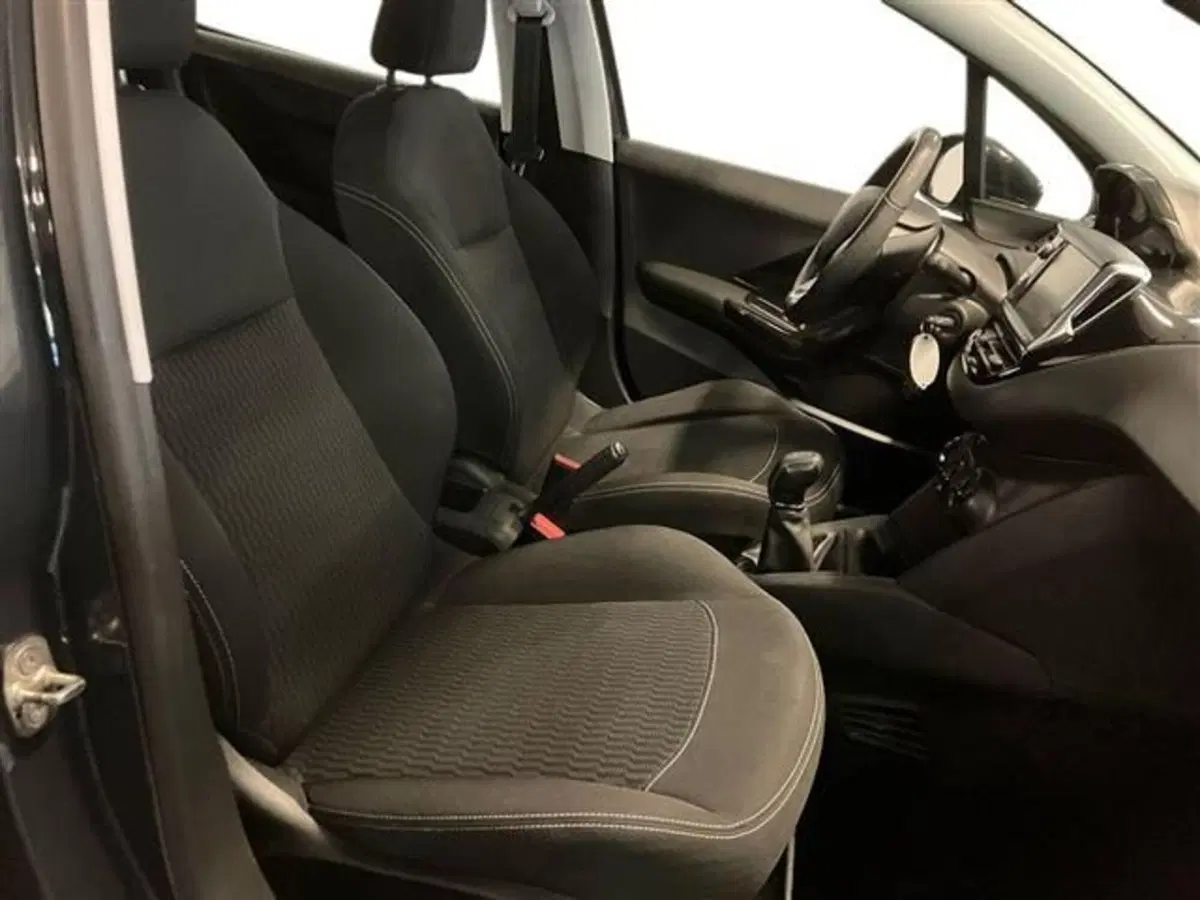 Peugeot 208 usata a Como (12)