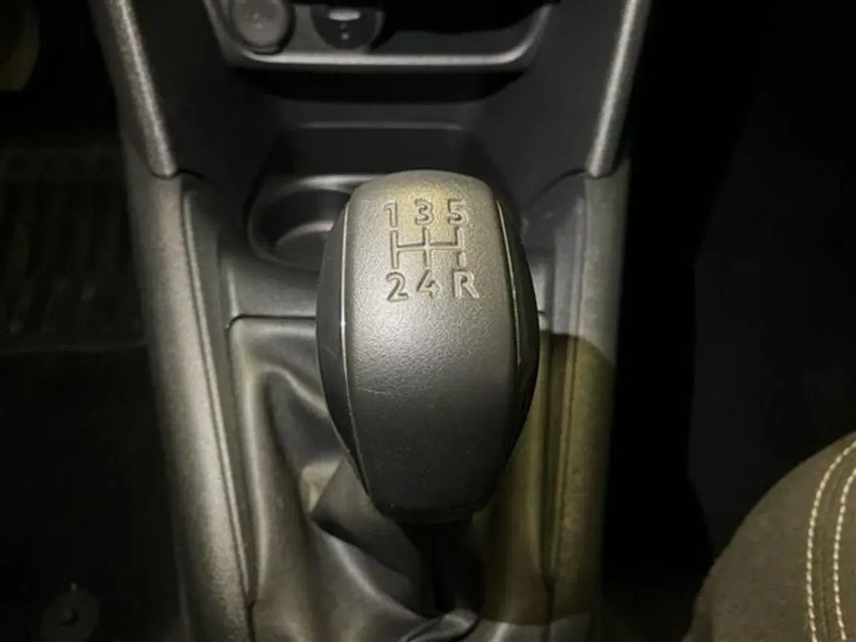 Peugeot 208 usata a Como (14)