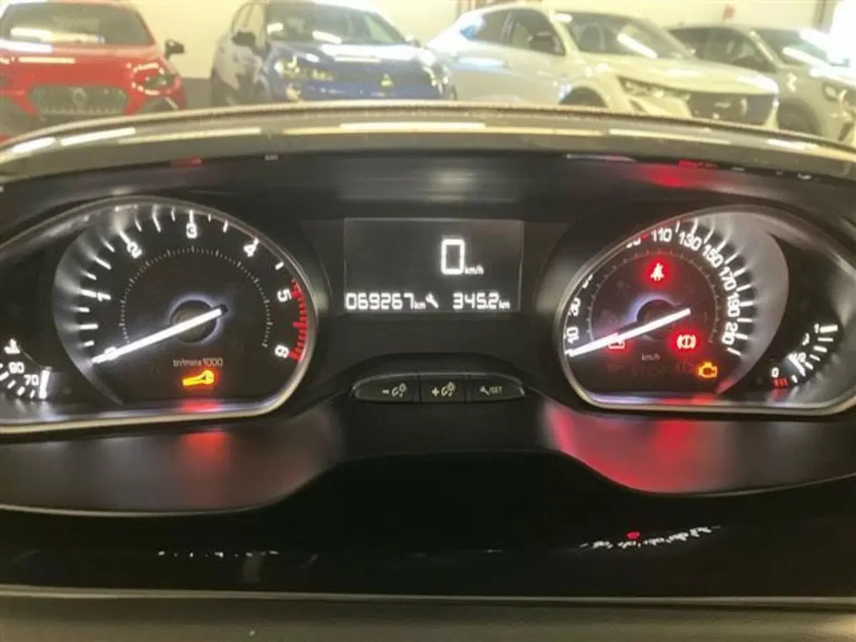 Peugeot 208 usata a Como (16)