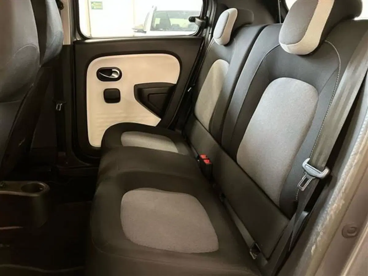 Renault Twingo usata a Como (12)