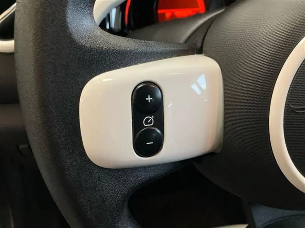 Renault Twingo usata a Como (17)