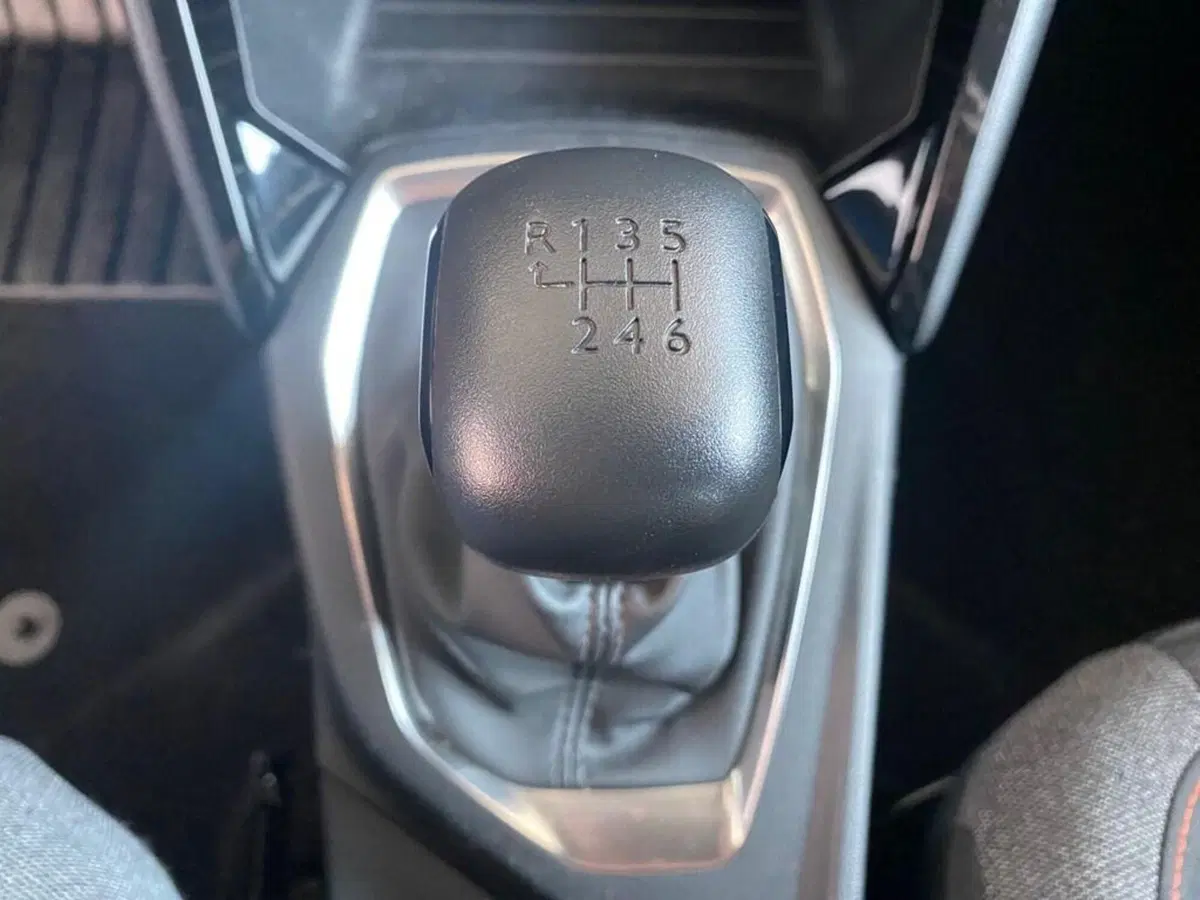 Peugeot 208 usata a Torino (12)