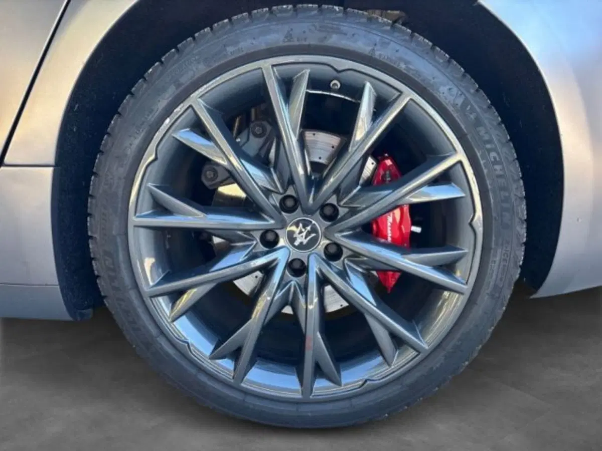Maserati Ghibli usata a Lecce (10)