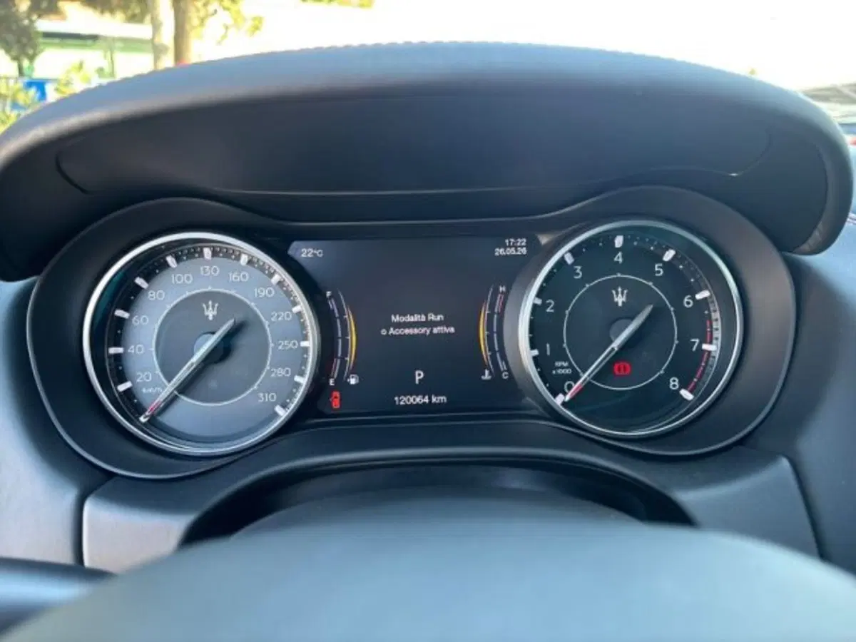 Maserati Ghibli usata a Lecce (13)