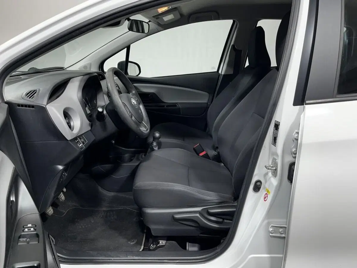 Toyota Yaris usata a Sondrio (10)