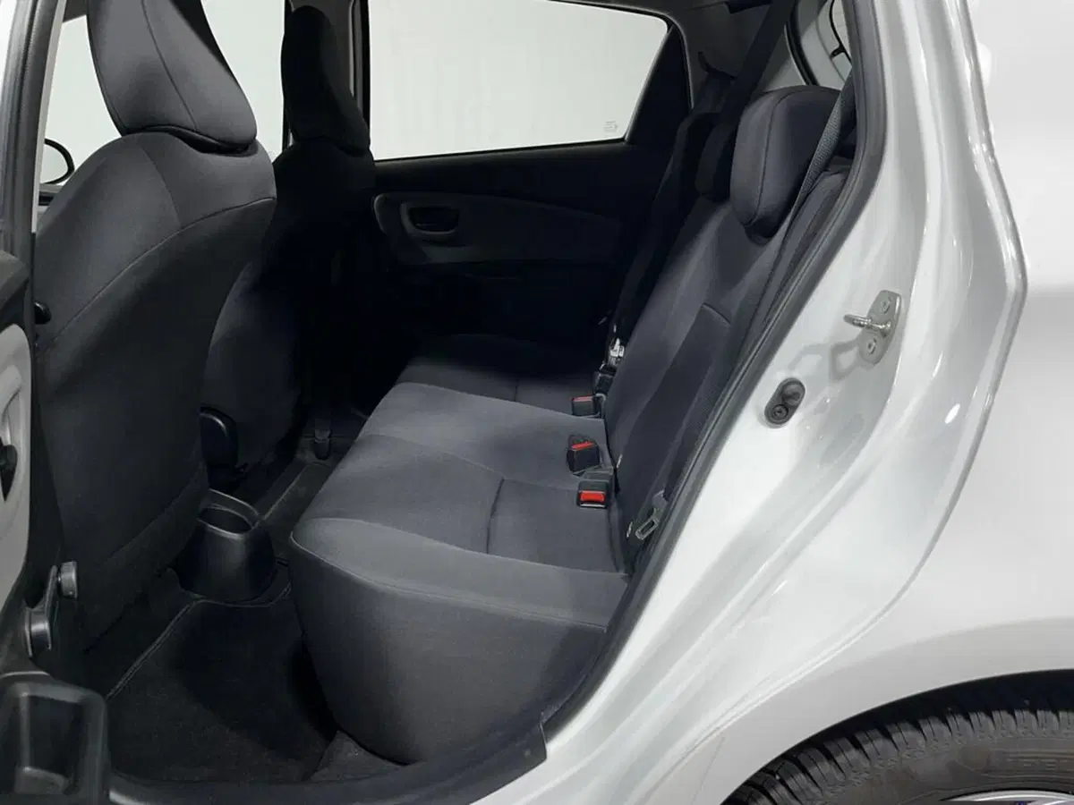 Toyota Yaris usata a Sondrio (11)