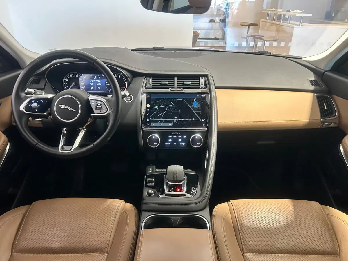 Jaguar E-Pace usata a Napoli (4)