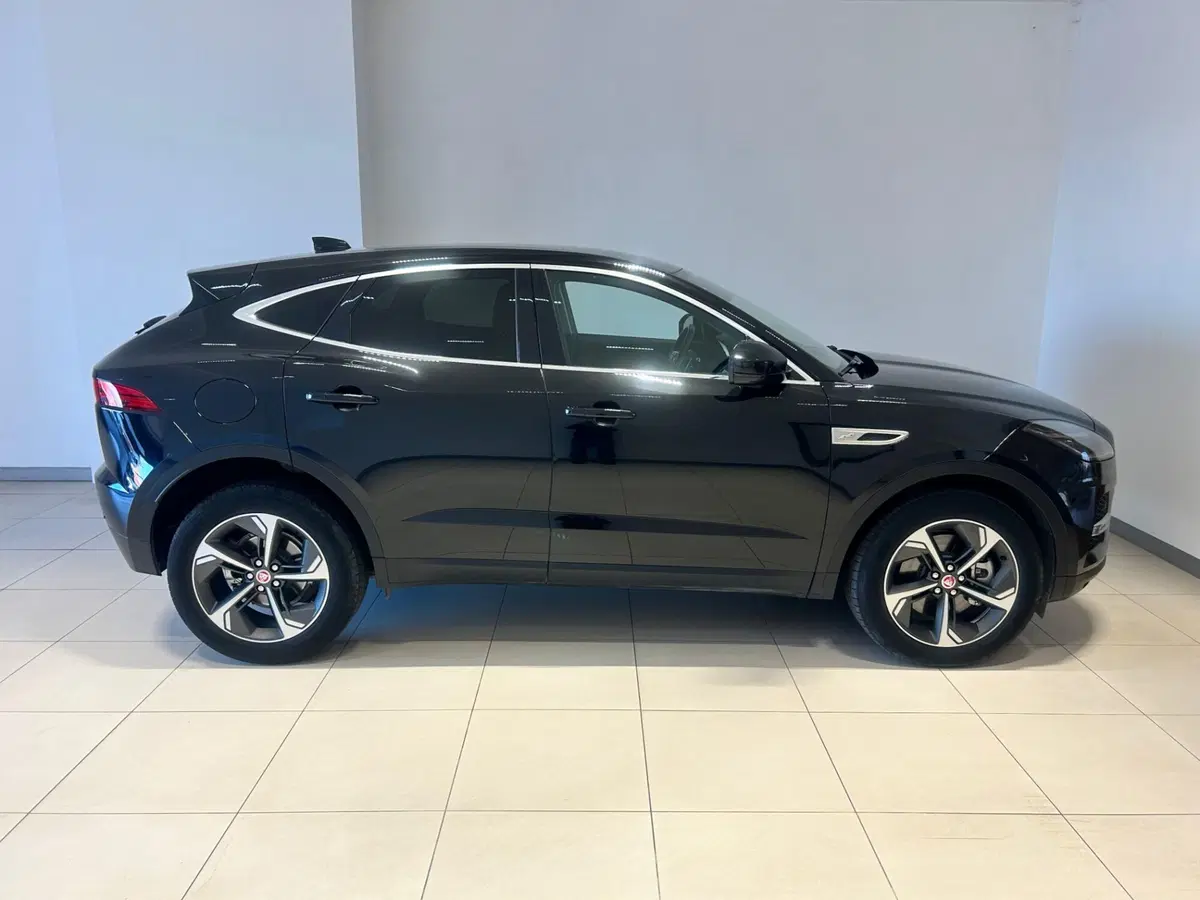Jaguar E-Pace usata a Napoli (6)