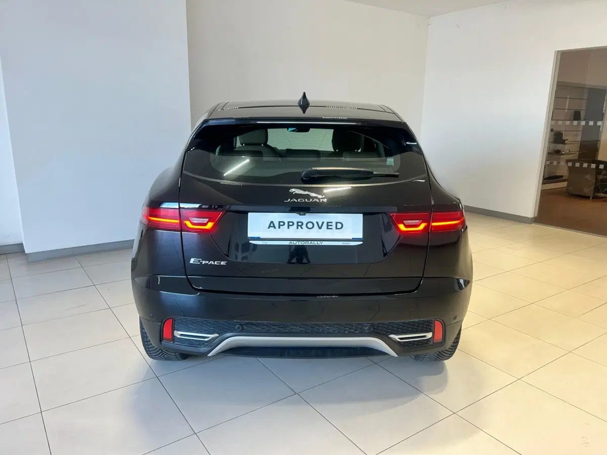 Jaguar E-Pace usata a Napoli (7)