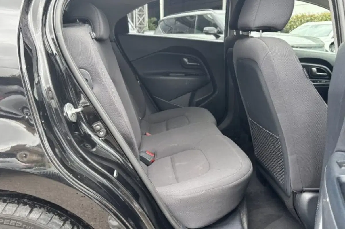 Kia Rio usata a Latina (10)