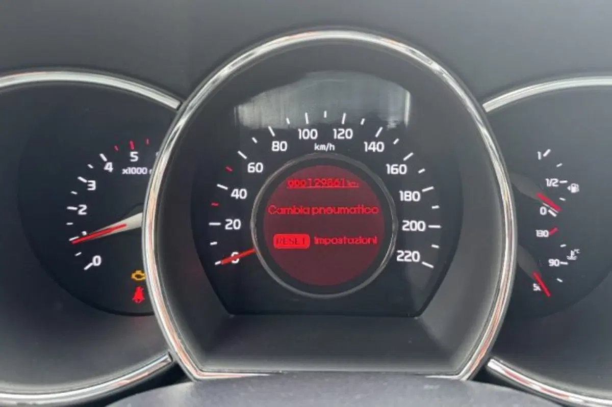 Kia Rio usata a Latina (13)