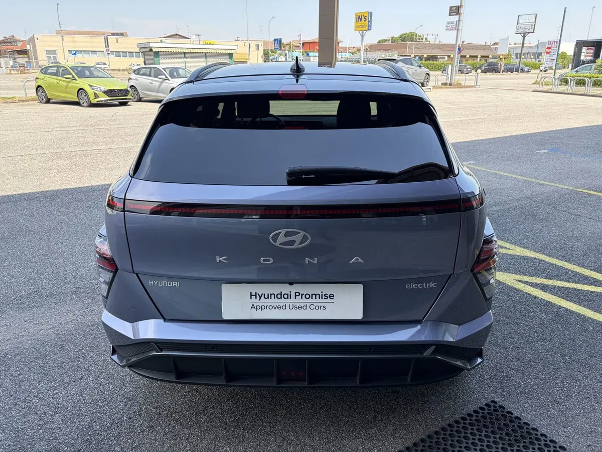 Hyundai Kona usata a Vercelli (4)