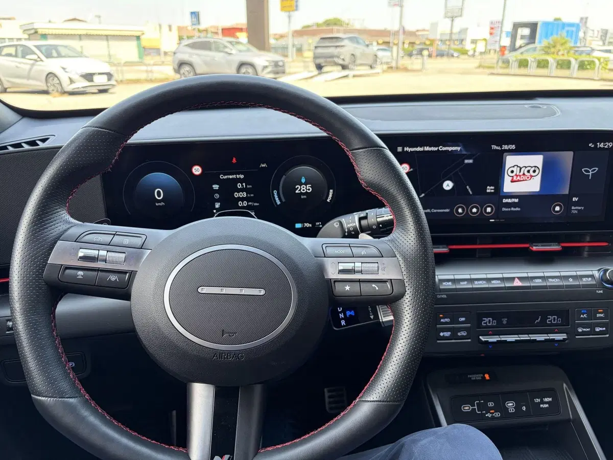 Hyundai Kona usata a Vercelli (9)