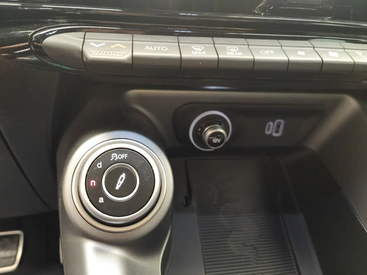 Alfa Romeo Tonale usata a Como (16)