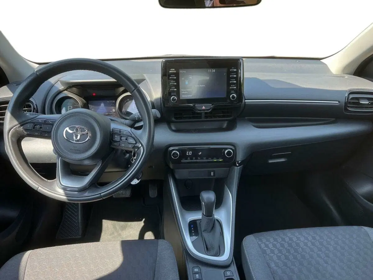 Toyota Yaris usata a Lecco (15)