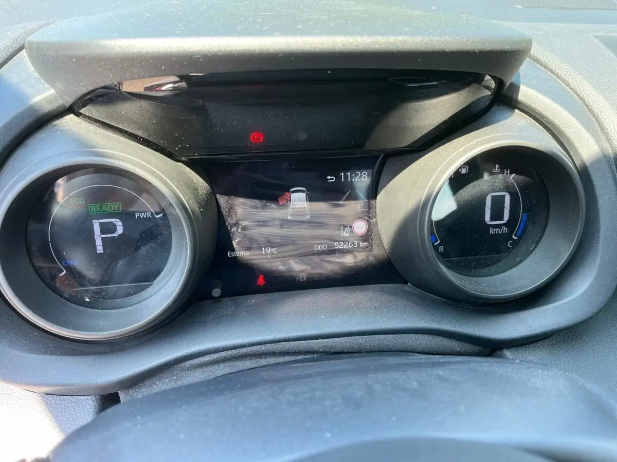 Toyota Yaris usata a Lecco (9)