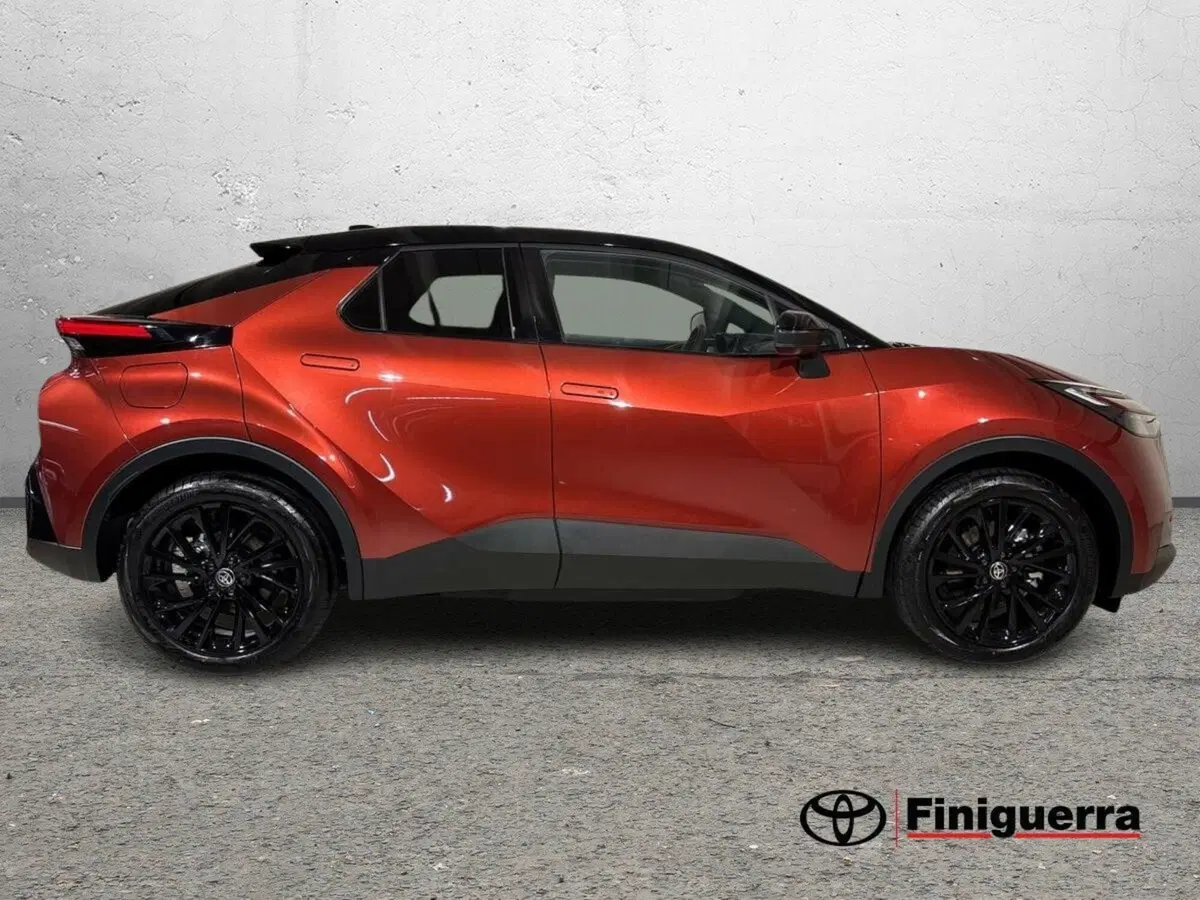 Toyota Toyota C-HR usata a Lecco (5)