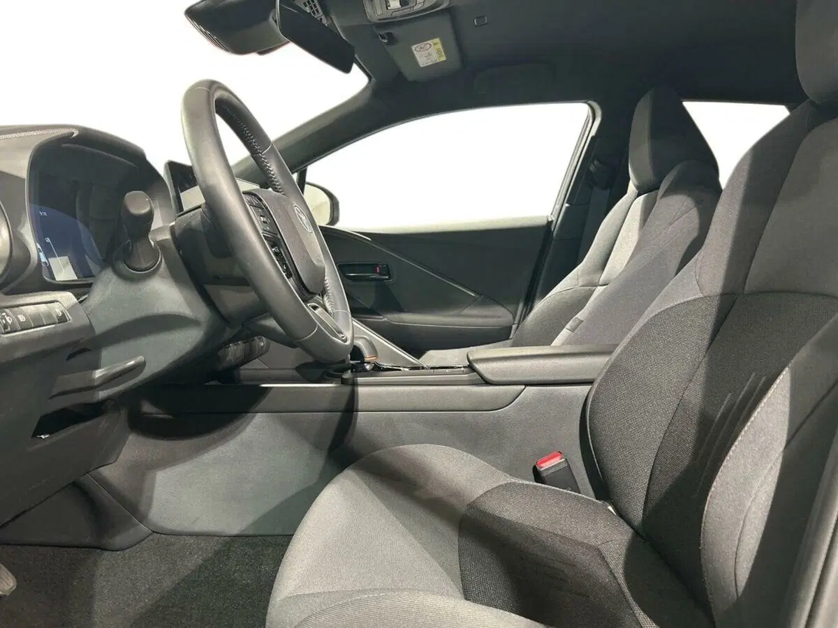Toyota Toyota C-HR usata a Lecco (11)