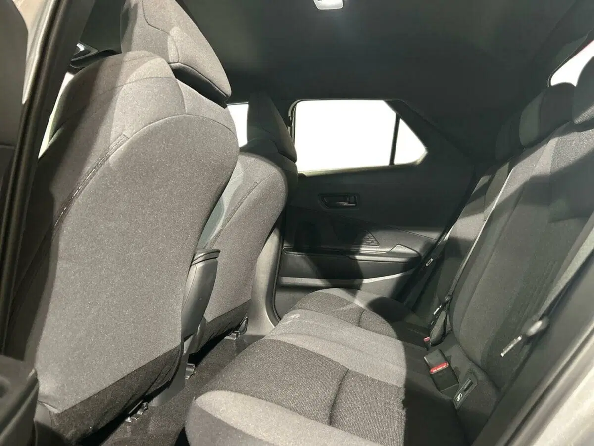 Toyota Toyota C-HR usata a Lecco (12)