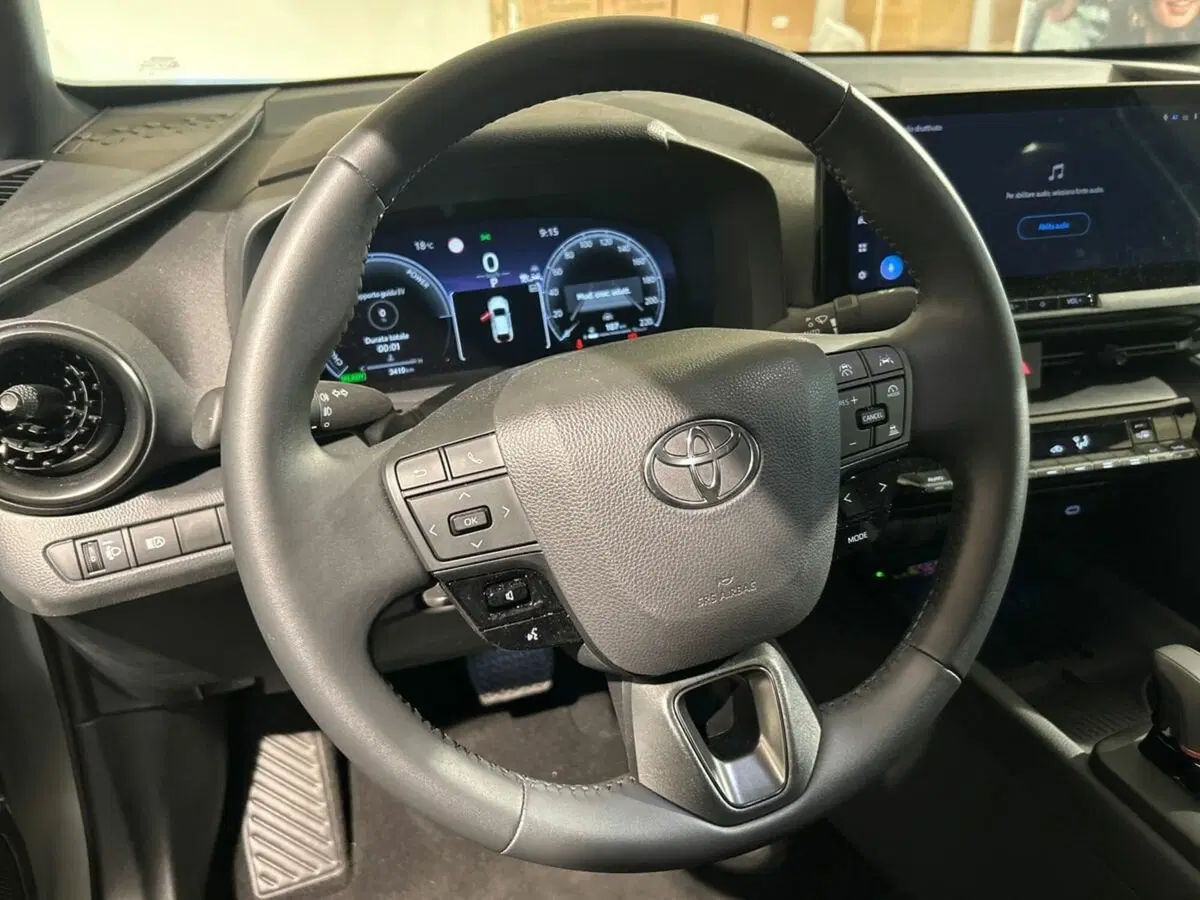 Toyota Toyota C-HR usata a Lecco (15)