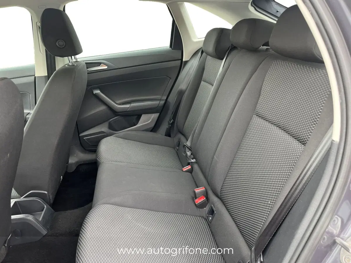 Volkswagen Taigo usata a Modena (13)