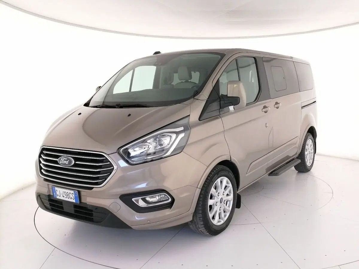 Ford Tourneo Custom usata a Roma