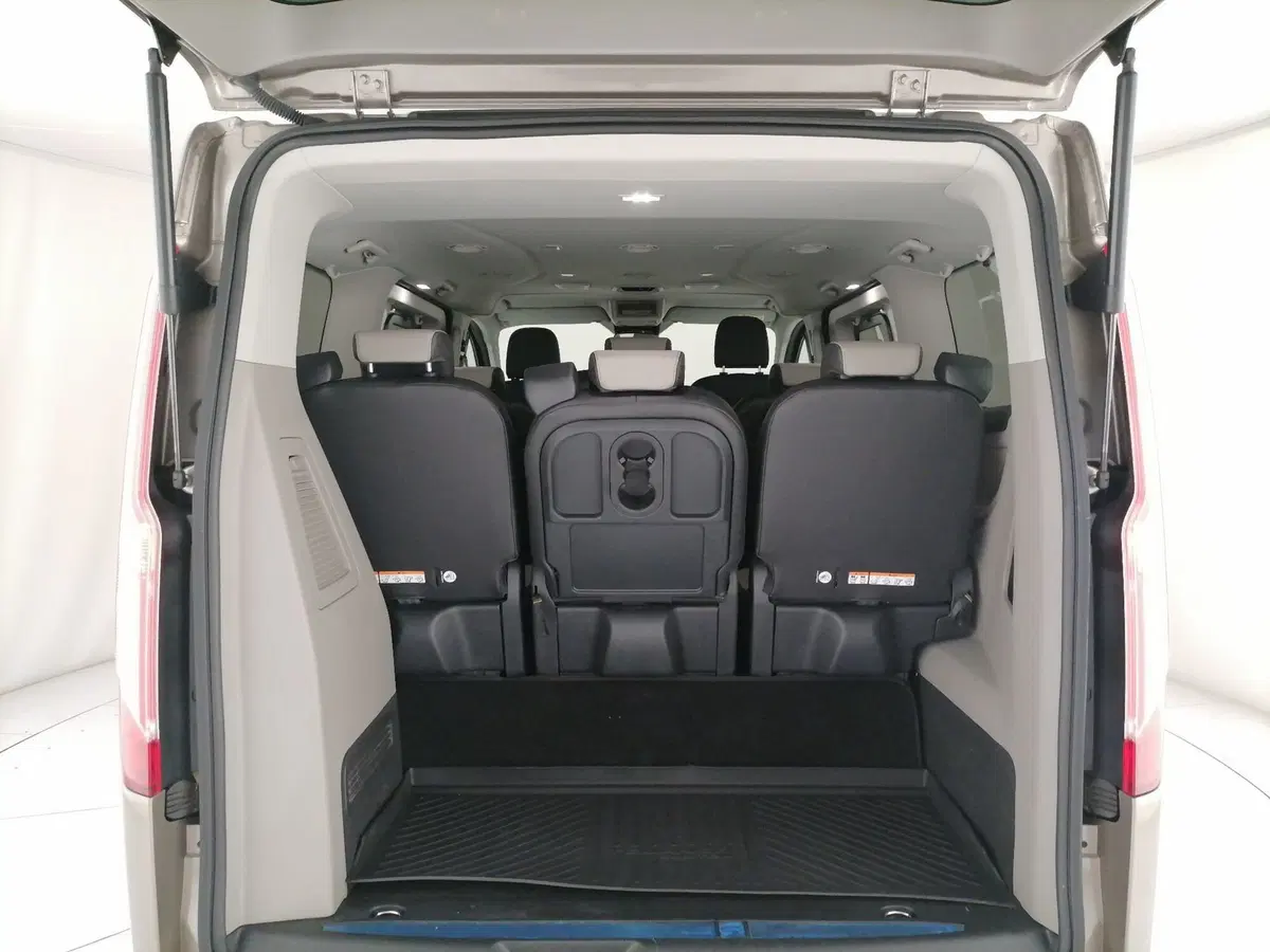 Ford Tourneo Custom usata a Roma (10)